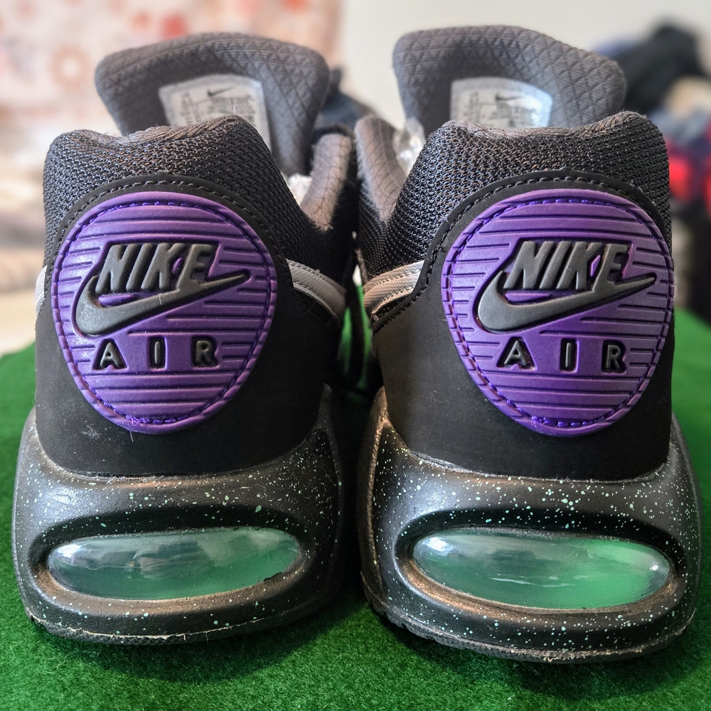 Nike Air Max IVO Black Green Purple Grey Swoosh Men's Size 8.5 Sneakers EUC